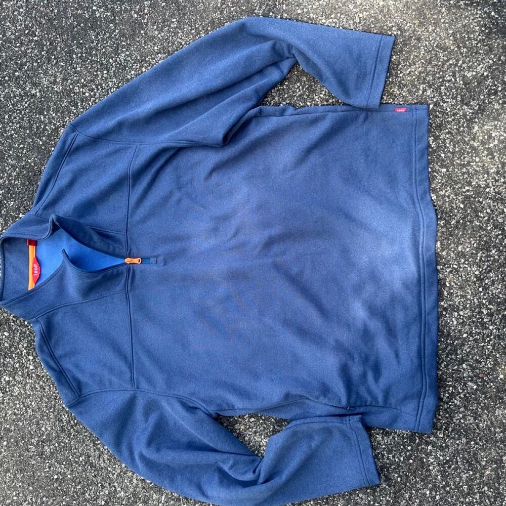 Izod Men's Navy and Blue Sweatshirt